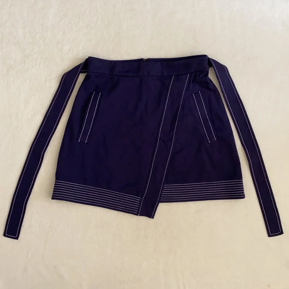 Guess Los Angeles | Faux Wrap Tie Belt Asymmetrical Mini Skirt Blue (S 4-6) - Picture 6 of 15